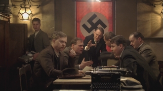 extrait film Hitler, la naissance du mal