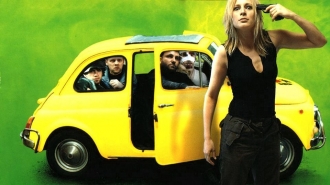 extrait film Vieillards dans des nouvelles voitures