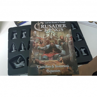 extrait jeux-de-societe Crusader Kings: Councilors &amp; Inventions